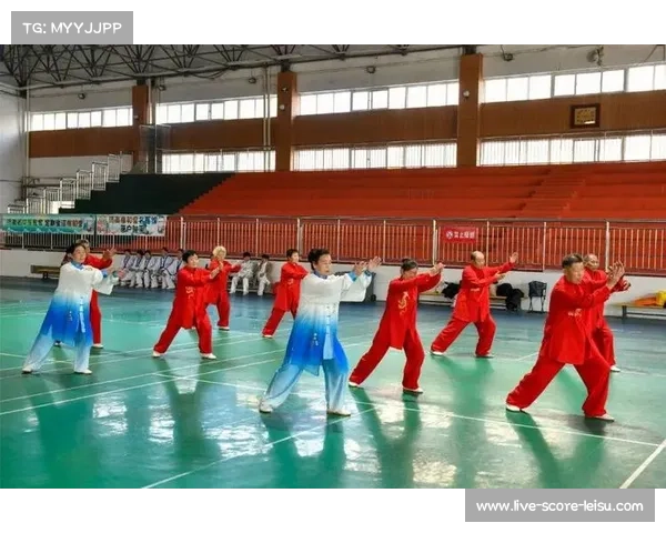 吴旭自幼习武精通太极拳太极剑与太极扇展示传统武艺的魅力与传承 吴旭自幼习武精通太极拳太极剑与太极扇展示传统武艺的魅力与传承